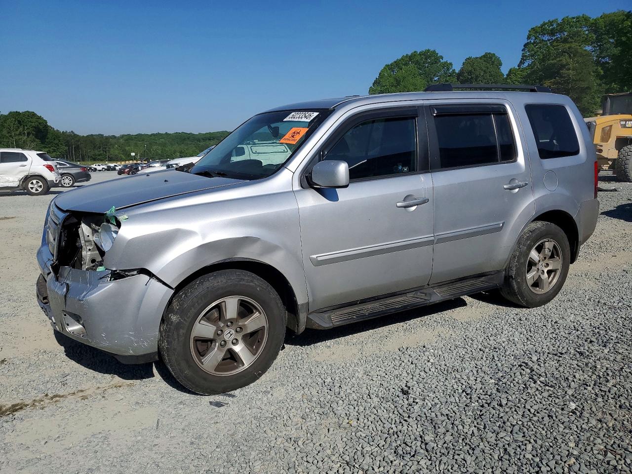 Salvage Honda Pilot Image