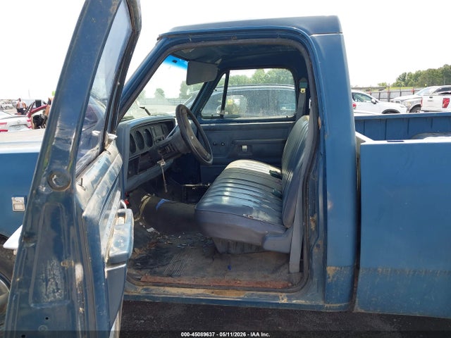 Dodge D-series D150