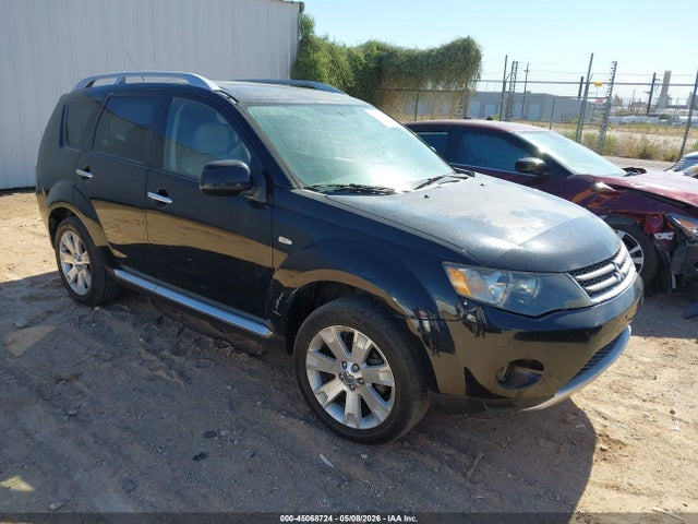 Salvage Mitsubishi Outlander Image
