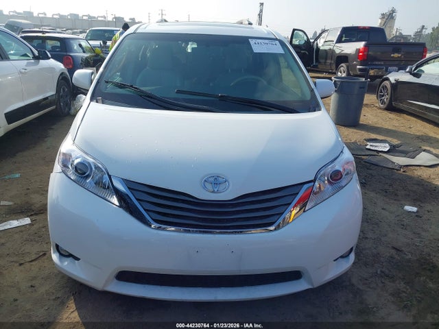 Toyota Sienna Xle V6 8 Passenger