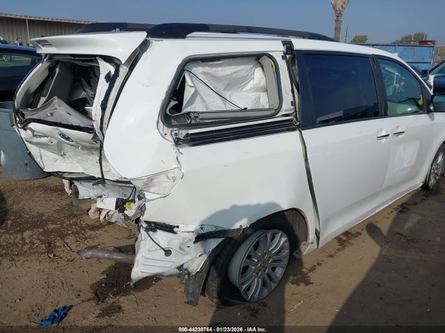 Toyota Sienna Xle V6 8 Passenger