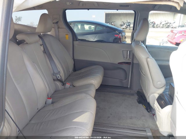 Toyota Sienna Xle V6 8 Passenger