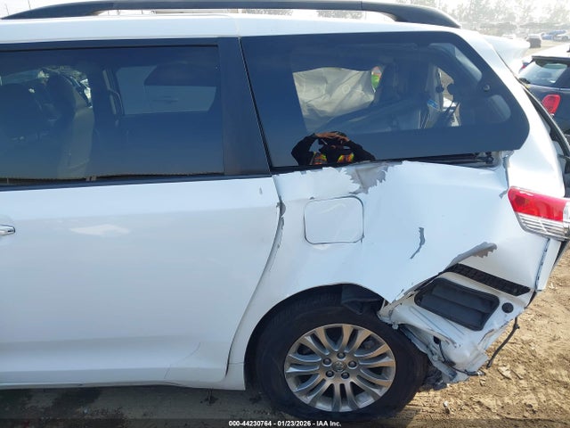 Toyota Sienna Xle V6 8 Passenger