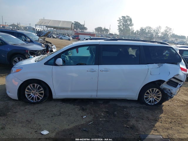 Toyota Sienna Xle V6 8 Passenger