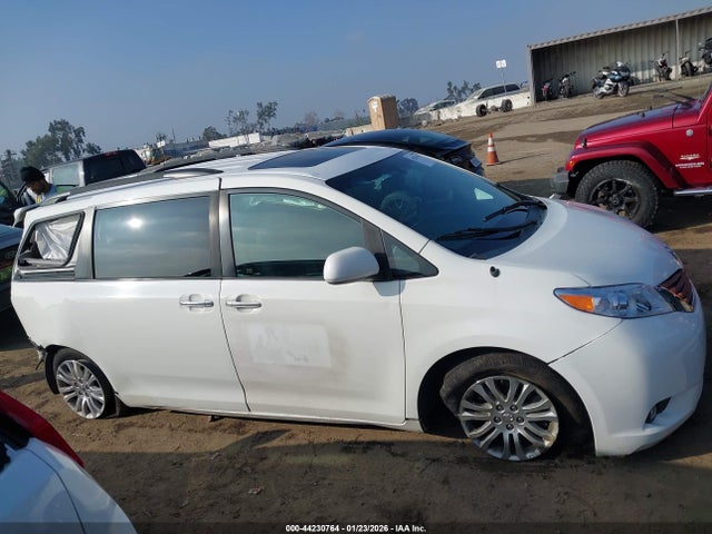 Toyota Sienna Xle V6 8 Passenger