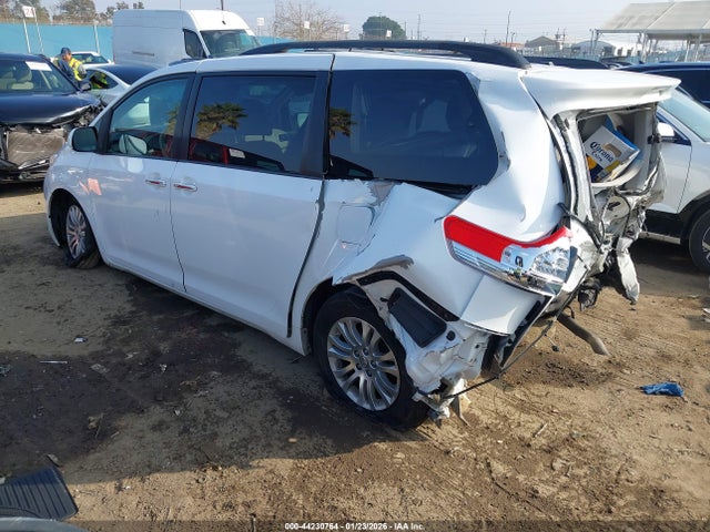 Toyota Sienna Xle V6 8 Passenger