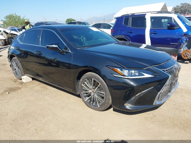 Salvage Lexus Es Image