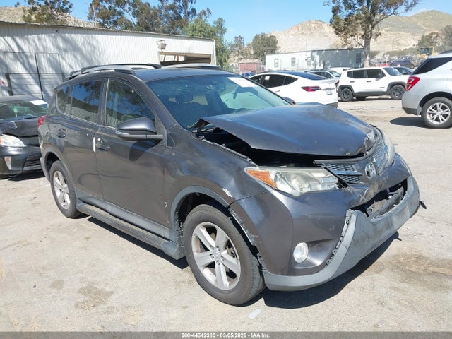 Salvage Toyota RAV4 Image
