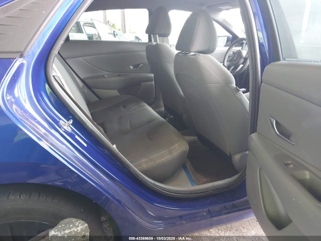 Hyundai ELANTRA Sel