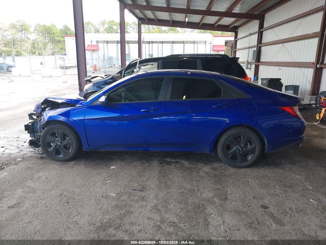 Hyundai ELANTRA Sel