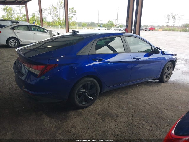 Hyundai ELANTRA Sel