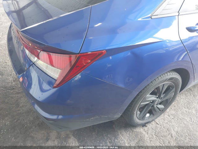 Hyundai ELANTRA Sel