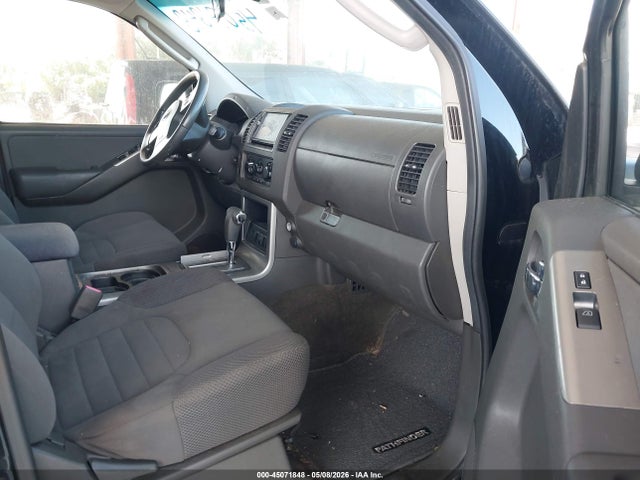 Nissan Pathfinder S