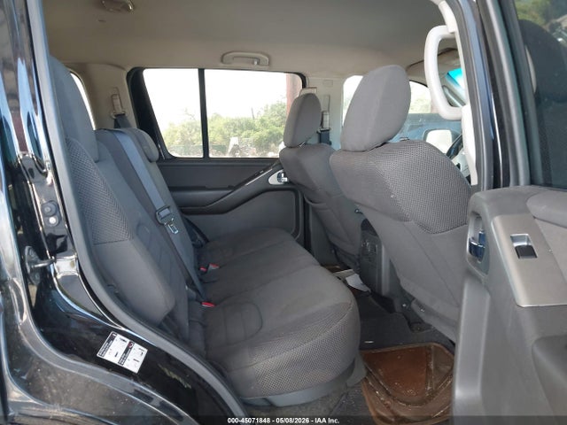 Nissan Pathfinder S