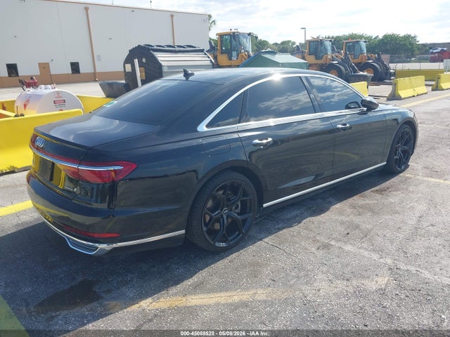 Audi A8 55
