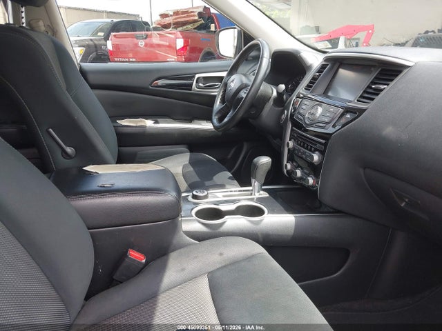 Nissan Pathfinder Sv