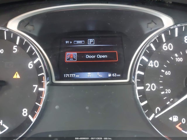Nissan Pathfinder Sv