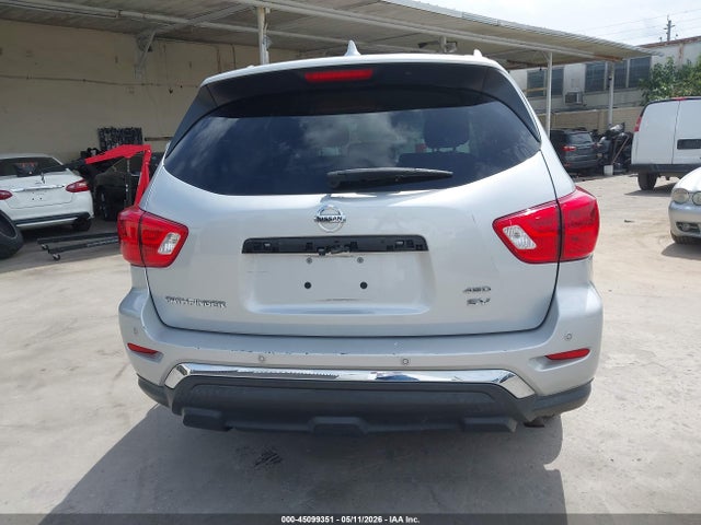Nissan Pathfinder Sv