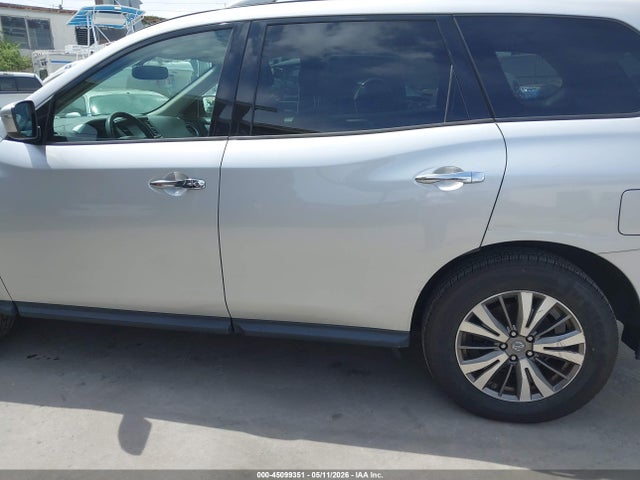 Nissan Pathfinder Sv