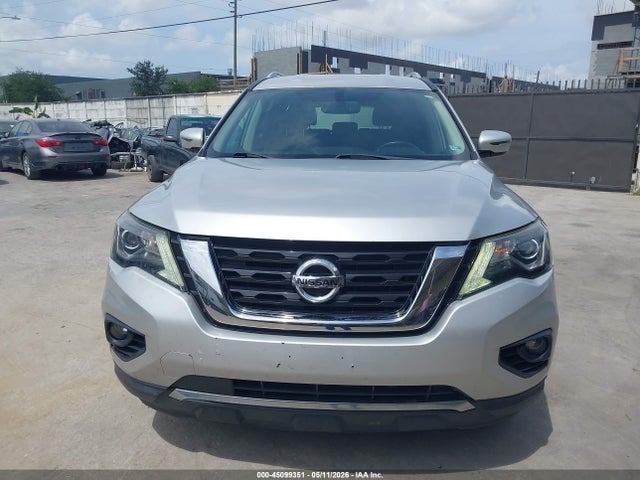 Nissan Pathfinder Sv