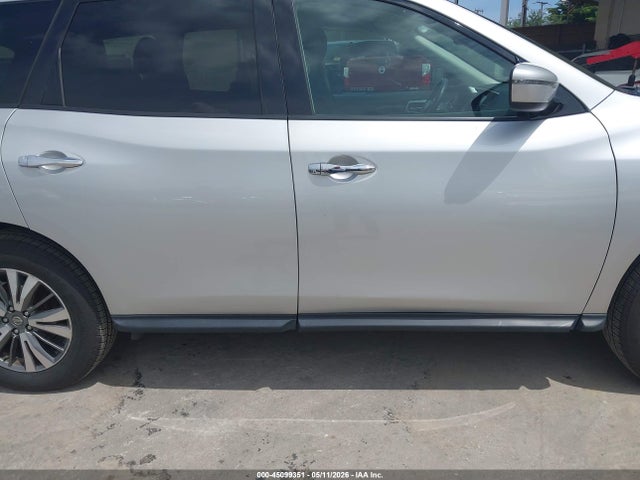 Nissan Pathfinder Sv