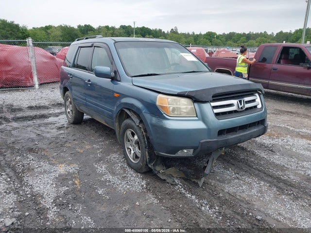 Salvage Honda Pilot Image