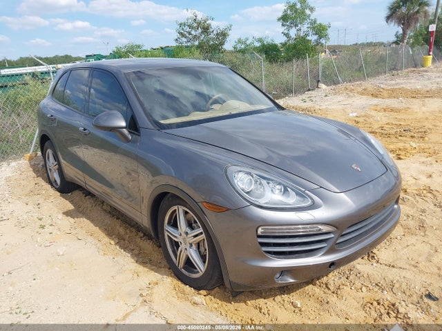 Salvage Porsche Cayenne Hybrid Image