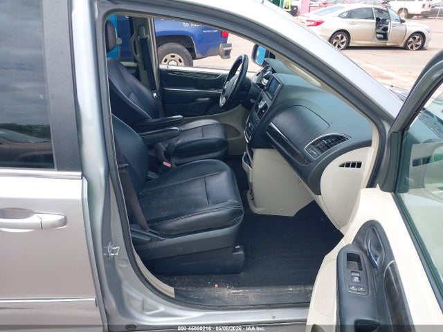Chrysler Town & Country Touring