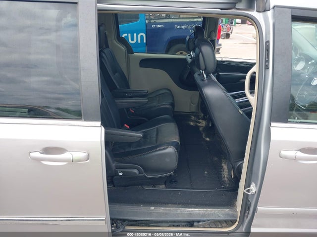 Chrysler Town & Country Touring