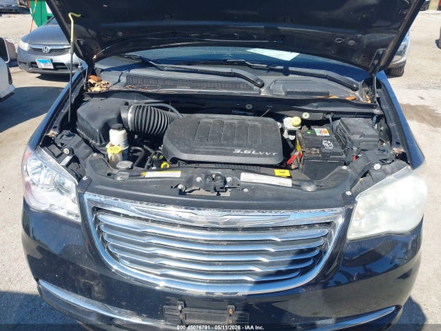 Chrysler Town & Country Touring-l