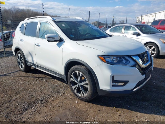 Salvage Nissan Rogue Image