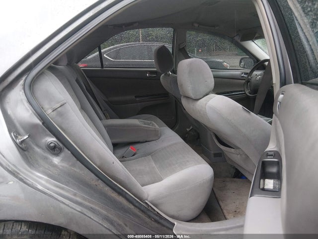 Toyota Camry Le V6