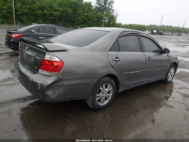 Toyota Camry Le V6