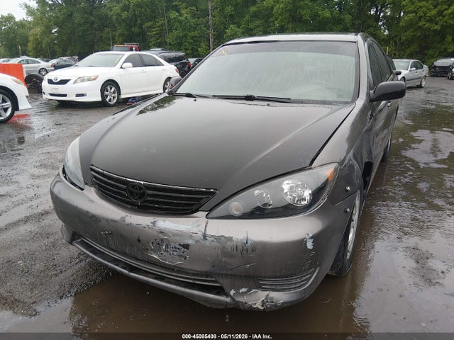 Toyota Camry Le V6