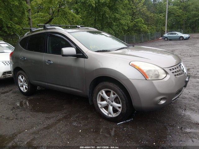 Salvage Nissan Rogue Image