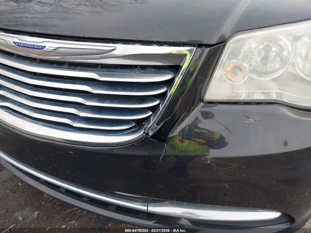 Chrysler Town & Country Touring-l
