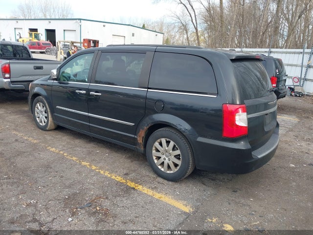 Chrysler Town & Country Touring-l