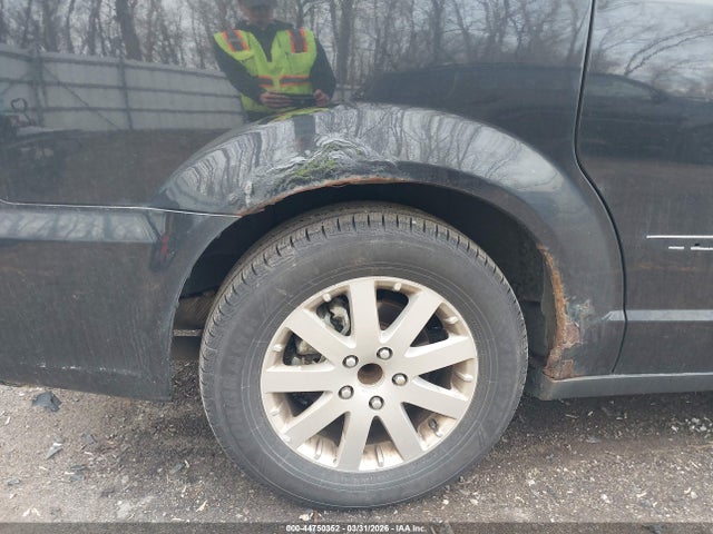 Chrysler Town & Country Touring-l