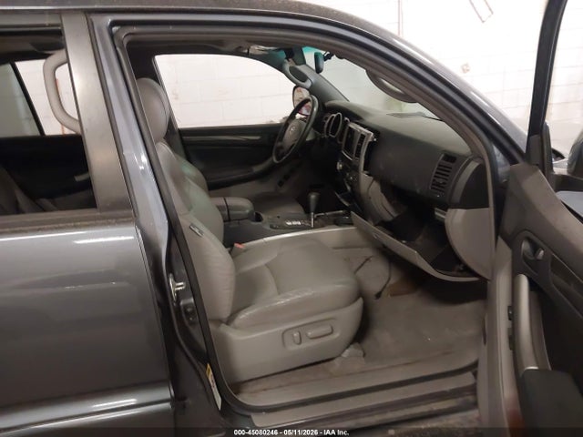Toyota 4Runner Limited V8