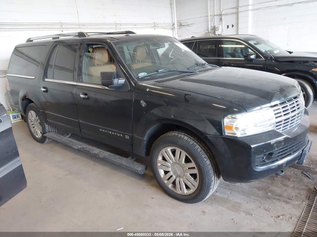 Salvage Lincoln Navigator Image