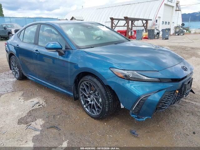 Salvage Toyota Camry Image