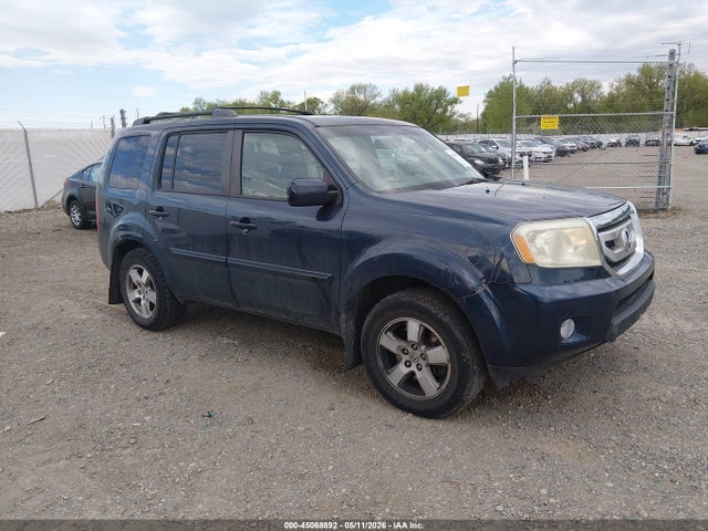 Salvage Honda Pilot Image