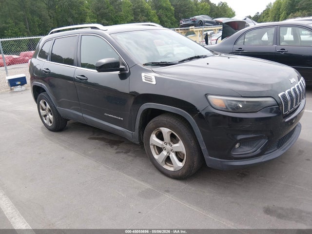 Salvage Jeep Cherokee Image