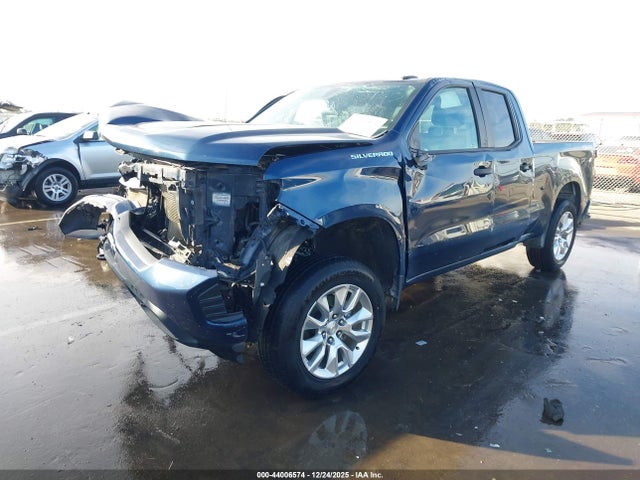 Chevrolet Silverado 1500 4wd  Standard Bed Custom