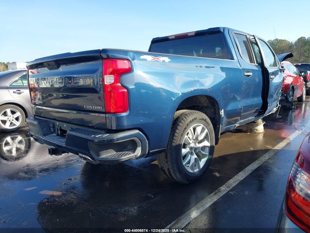 Chevrolet Silverado 1500 4wd  Standard Bed Custom