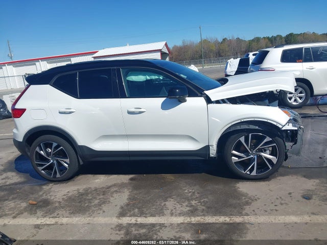 Volvo XC40 T5 R-design