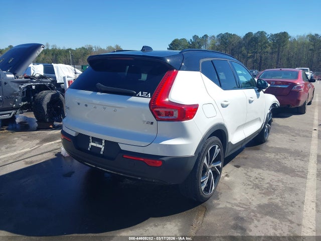 Volvo XC40 T5 R-design