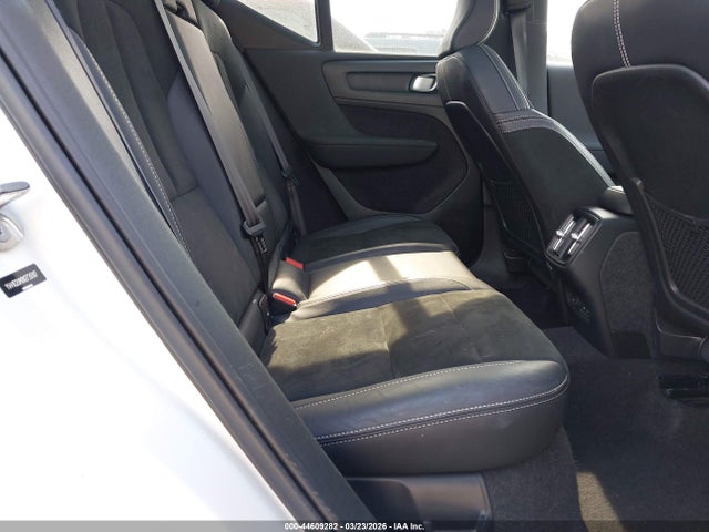 Volvo XC40 T5 R-design