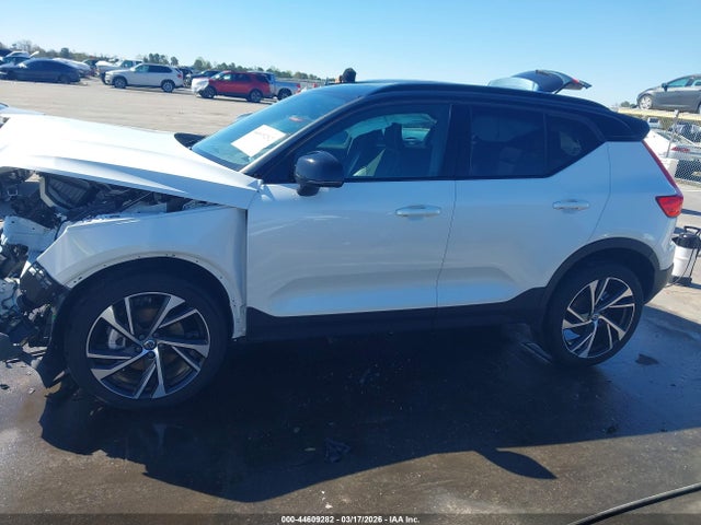 Volvo XC40 T5 R-design