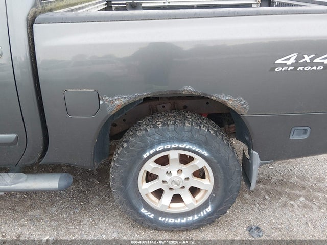 Nissan Titan Se